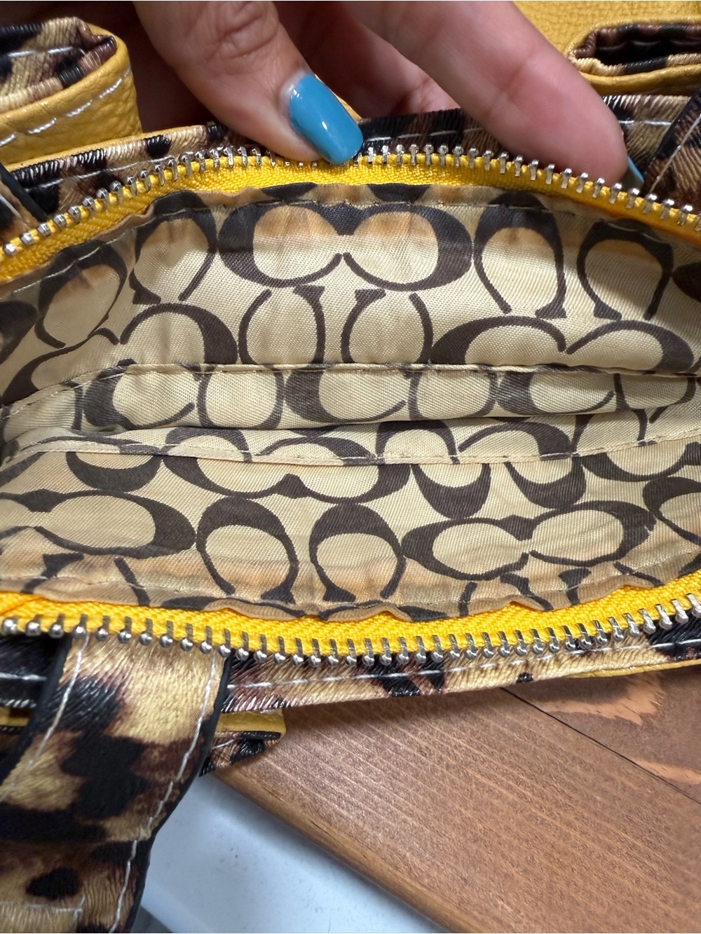 RARE  Mustard Yellow Pebbled Leather Tote with Leopard Accents - Picture 11 of 11